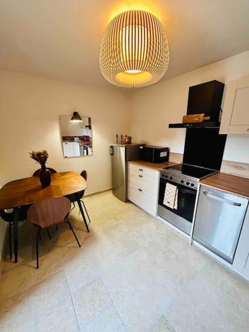 Charmant Petit Appartement Place De L Eglise П'яна Екстер'єр фото