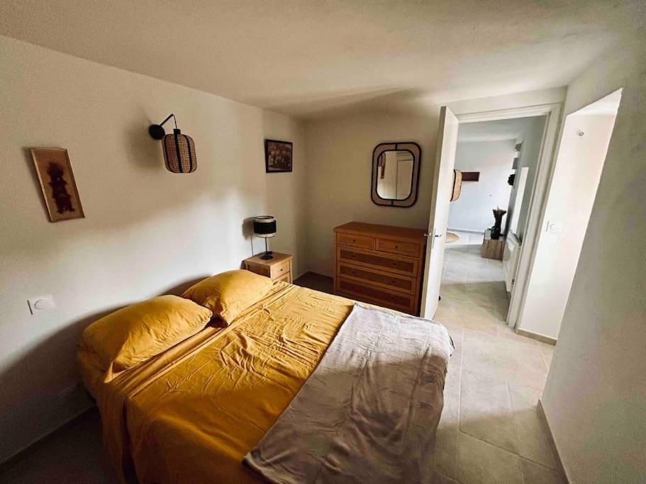 Charmant Petit Appartement Place De L Eglise П'яна Екстер'єр фото